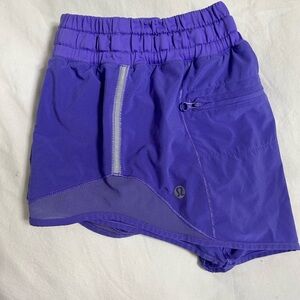 Lululemon purple hotty hot shorts (size 4, low rise)